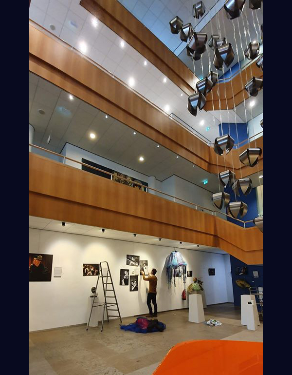 Expositie MOMO Theater in gemeentehuis