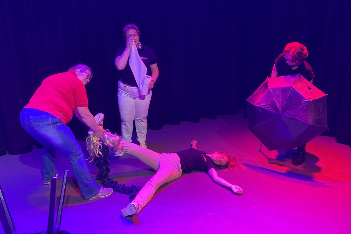 Leden van Toneelclub Artis Amore