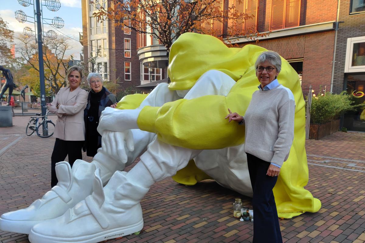 Margreet, Teuny en Marlies bij Stille Strijd